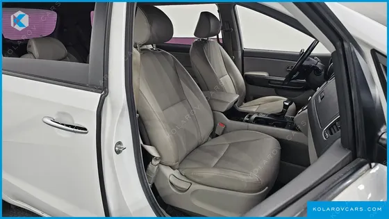 KIA CARNIVAL 11-SEATER LUXURY