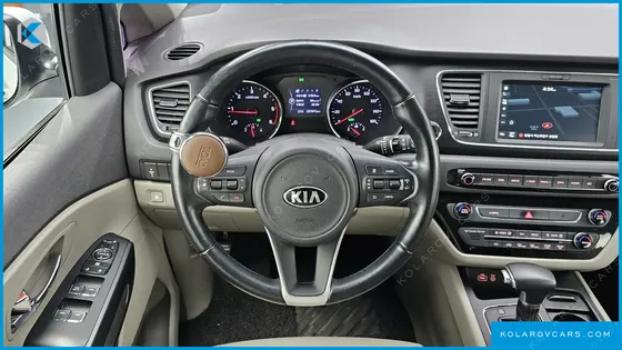 KIA CARNIVAL 11-SEATER LUXURY