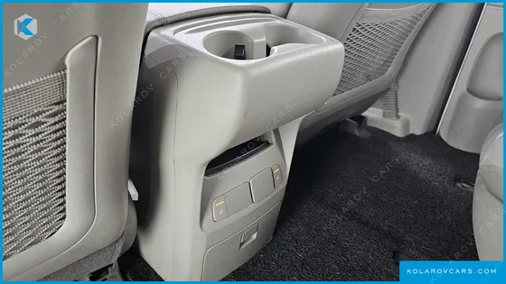 KIA CARNIVAL 11-SEATER LUXURY