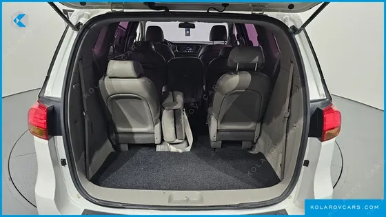 KIA CARNIVAL 11-SEATER LUXURY