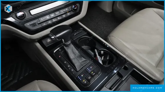 KIA CARNIVAL 9-SEATER PRESTIGE