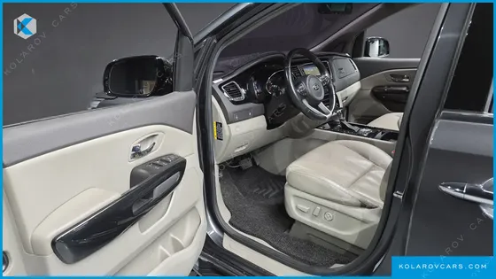 KIA CARNIVAL 9-SEATER PRESTIGE
