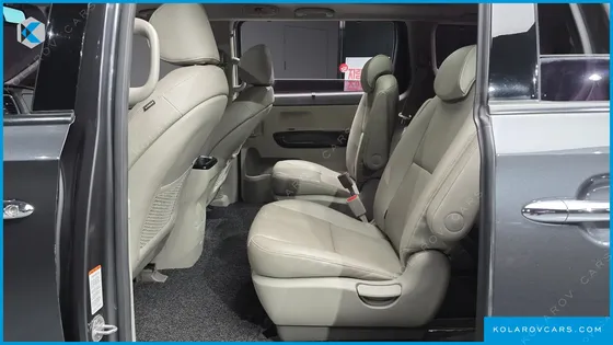 KIA CARNIVAL 9-SEATER PRESTIGE