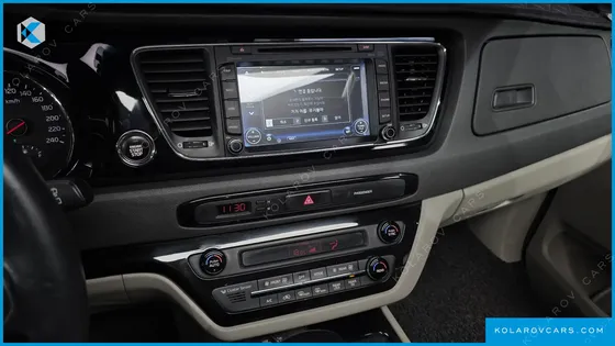 KIA CARNIVAL 9-SEATER PRESTIGE