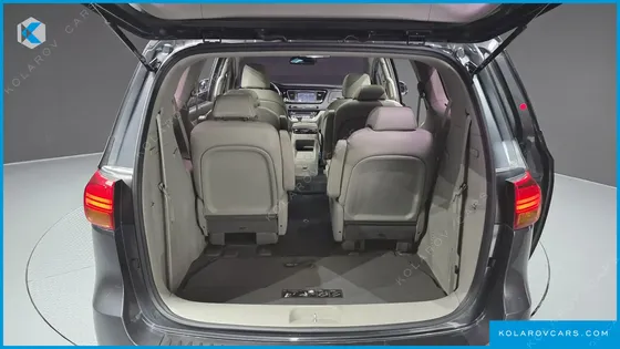 KIA CARNIVAL 9-SEATER PRESTIGE