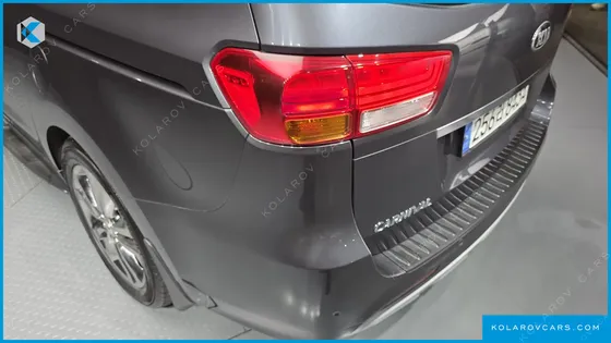KIA CARNIVAL 9-SEATER PRESTIGE