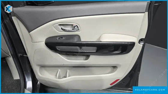 KIA CARNIVAL 9-SEATER PRESTIGE