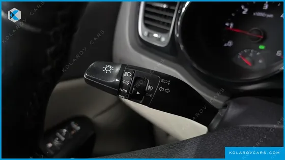 KIA CARNIVAL 9-SEATER PRESTIGE