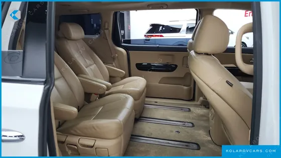 KIA CARNIVAL 7-SEATER LIMOUSINE