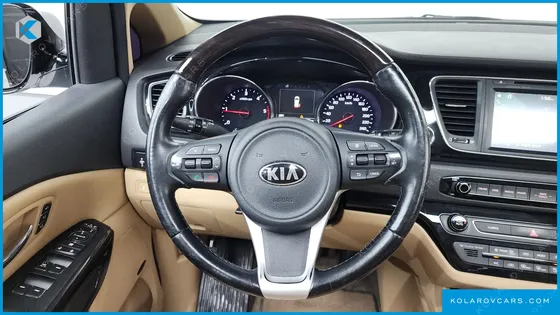 KIA CARNIVAL 7-SEATER LIMOUSINE