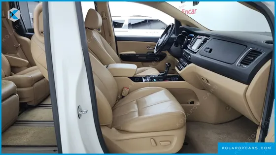 KIA CARNIVAL 7-SEATER LIMOUSINE