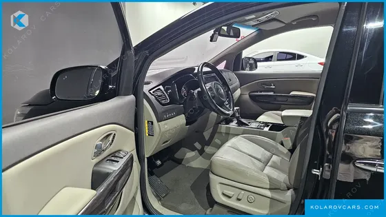 KIA CARNIVAL 7-SEATER LIMOUSINE
