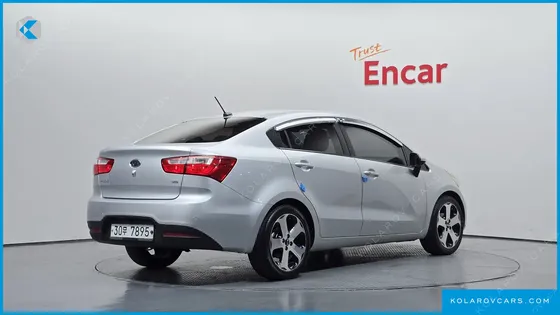 KIA PRIDE 1.6 GDI SEDAN