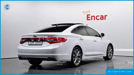 HYUNDAI GRANDEUR HG240 MODERN