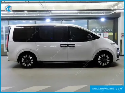 HYUNDAI STARIA HEV 1.6 LOUNGE 9-SEATER