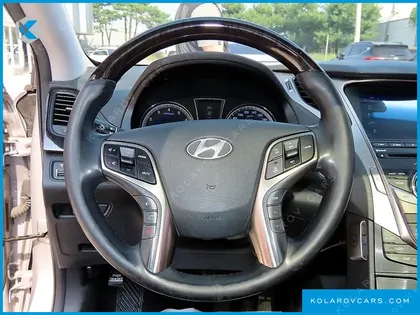 HYUNDAI GRANDEUR HG240 MODERN