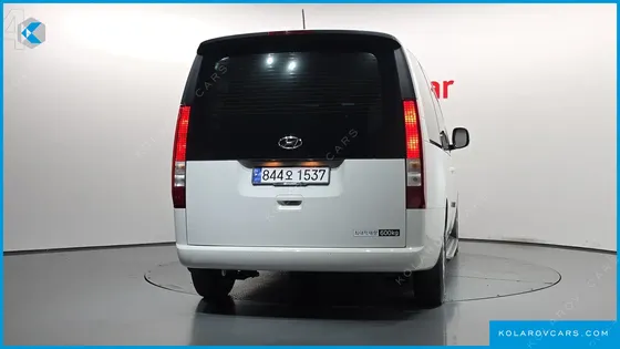 HYUNDAI STARIA CARGO 5-SEATER