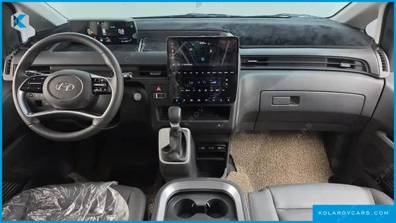 HYUNDAI STARIA CARGO 5-SEATER