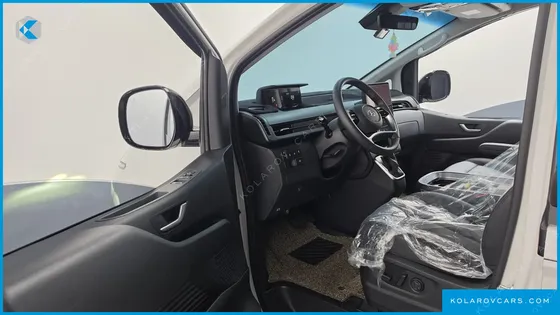 HYUNDAI STARIA CARGO 5-SEATER