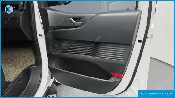 HYUNDAI STARIA CARGO 5-SEATER