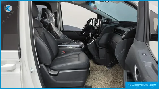 HYUNDAI STARIA CARGO 5-SEATER