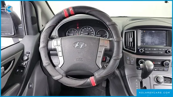 HYUNDAI STAREX 4WD 11-SEATER WAGON