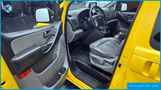 HYUNDAI STAREX GUARD CAR OF CHILDREN