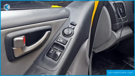 HYUNDAI STAREX GUARD CAR OF CHILDREN