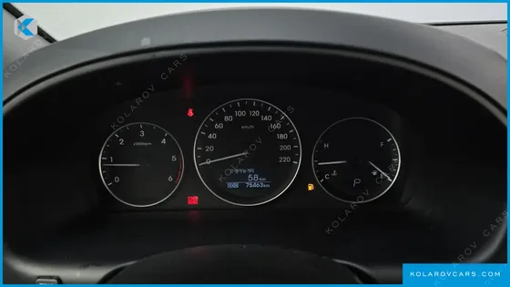 HYUNDAI STAREX 5-SEATER VAN