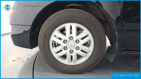 HYUNDAI STAREX 5-SEATER VAN