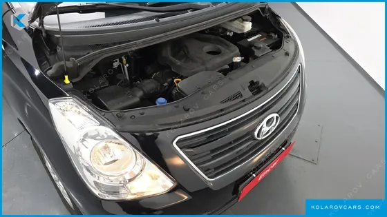 HYUNDAI STAREX 5-SEATER VAN
