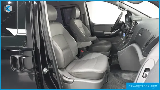 HYUNDAI STAREX 5-SEATER VAN