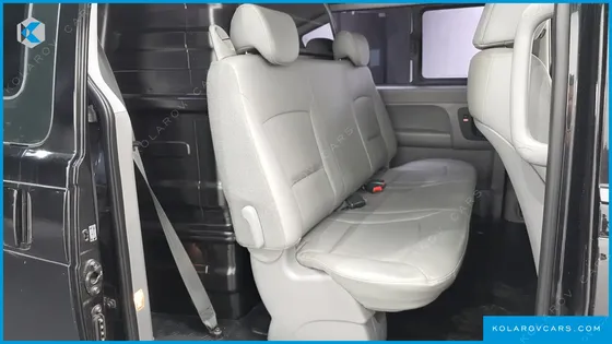 HYUNDAI STAREX 5-SEATER VAN