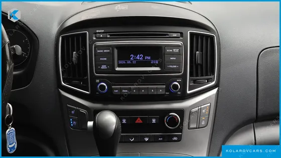 HYUNDAI STAREX 5-SEATER VAN