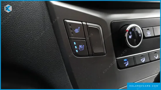HYUNDAI STAREX 5-SEATER VAN