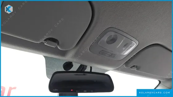 HYUNDAI STAREX 5-SEATER VAN