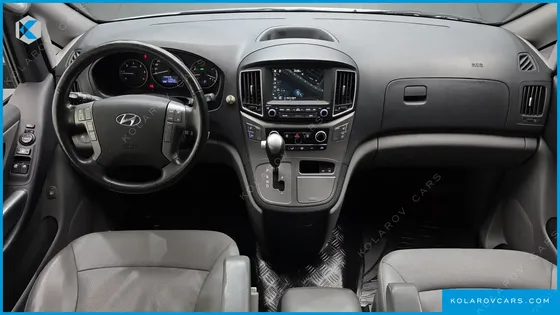 HYUNDAI STAREX 5-SEATER VAN