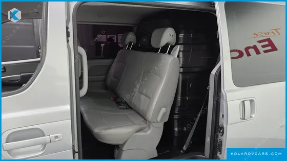 HYUNDAI STAREX 5-SEATER VAN