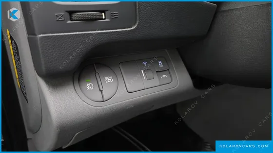 HYUNDAI STAREX 5-SEATER VAN