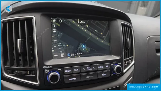 HYUNDAI STAREX 5-SEATER VAN