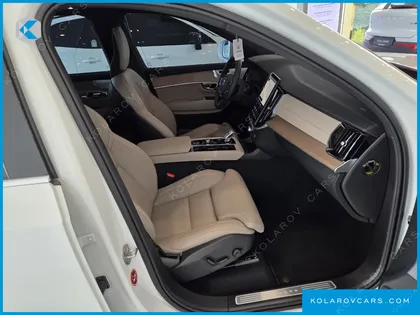 VOLVO XC90 T8 ULTRA BRIGHT HYBRID