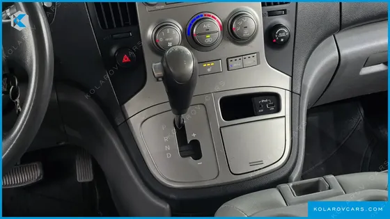 HYUNDAI STAREX 12-SEATER WAGON