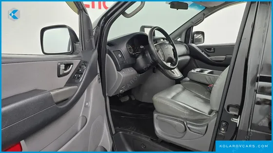 HYUNDAI STAREX 12-SEATER WAGON