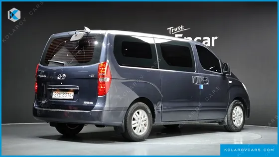 HYUNDAI STAREX 3-SEATER VAN