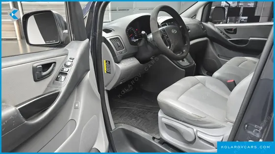 HYUNDAI STAREX 3-SEATER VAN