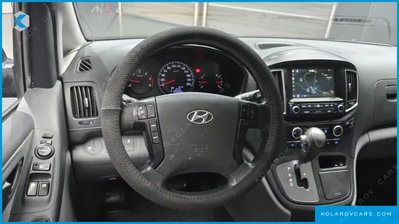 HYUNDAI STAREX 3-SEATER VAN