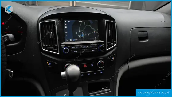HYUNDAI STAREX 3-SEATER VAN