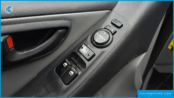 HYUNDAI STAREX 3-SEATER VAN