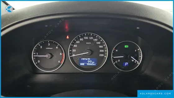 HYUNDAI STAREX 3-SEATER VAN