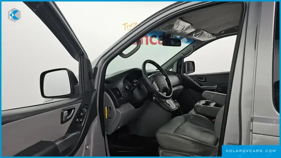 HYUNDAI STAREX 3-SEATER VAN